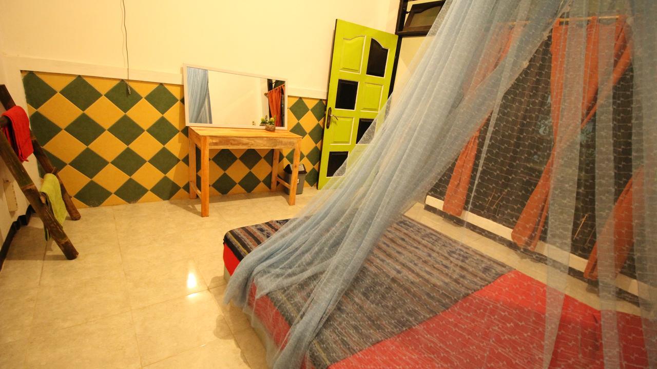 Hati Hati Hostel Джокякарта Екстериор снимка
