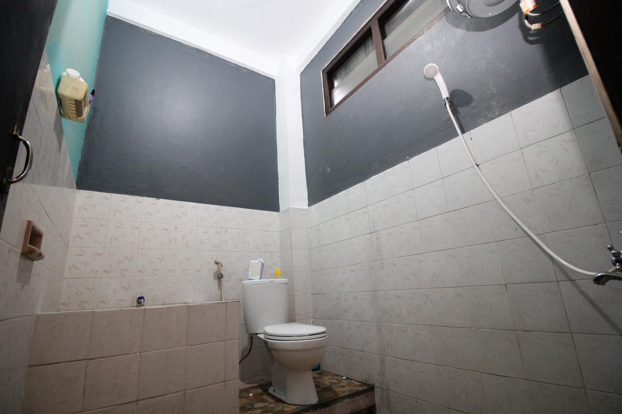 Hati Hati Hostel Джокякарта Екстериор снимка