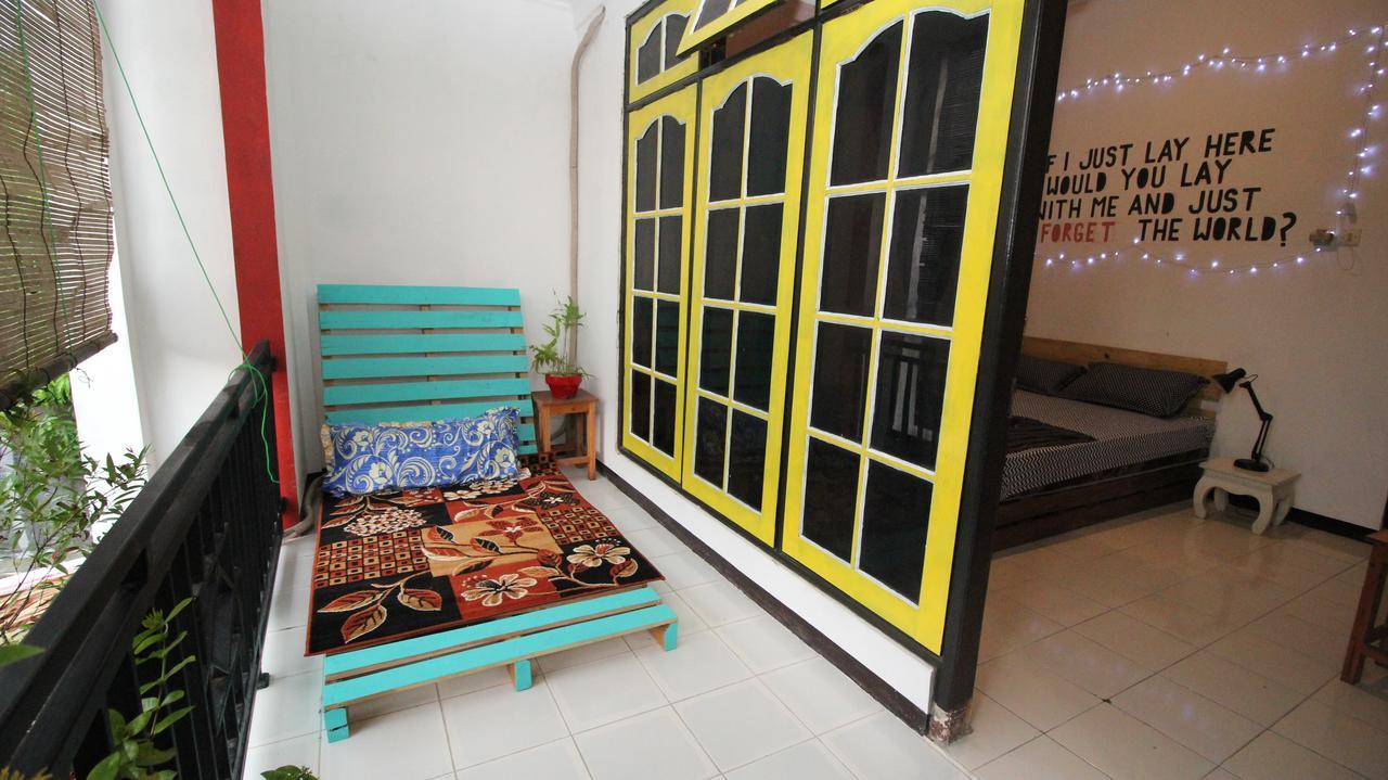 Hati Hati Hostel Джокякарта Екстериор снимка