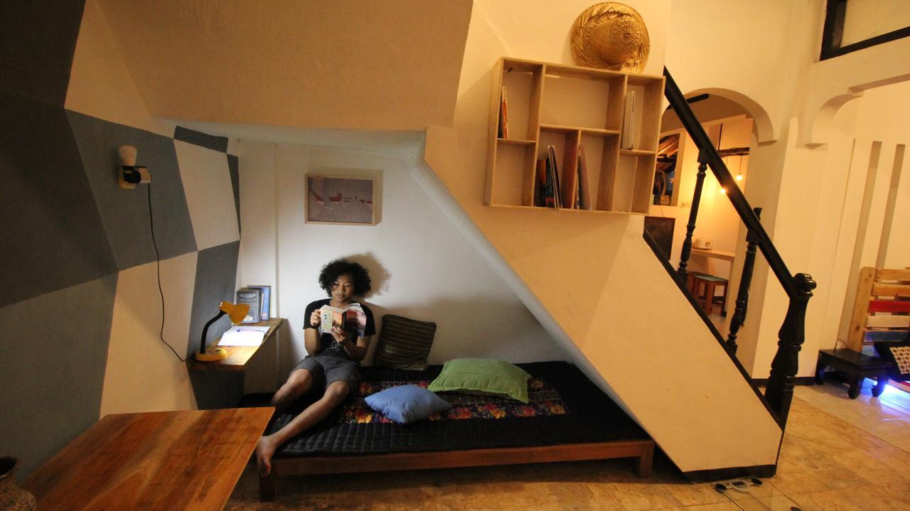 Hati Hati Hostel Джокякарта Екстериор снимка
