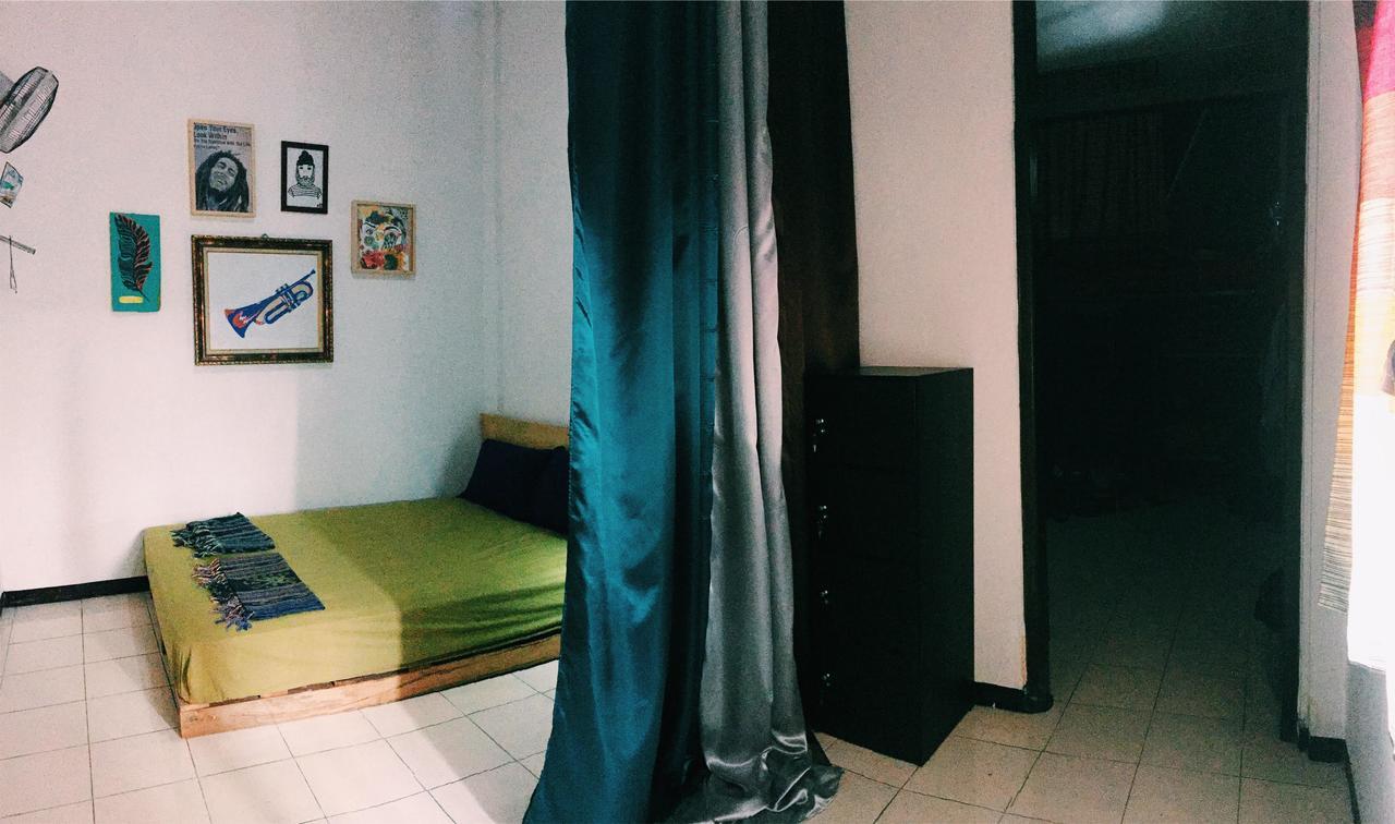 Hati Hati Hostel Джокякарта Екстериор снимка