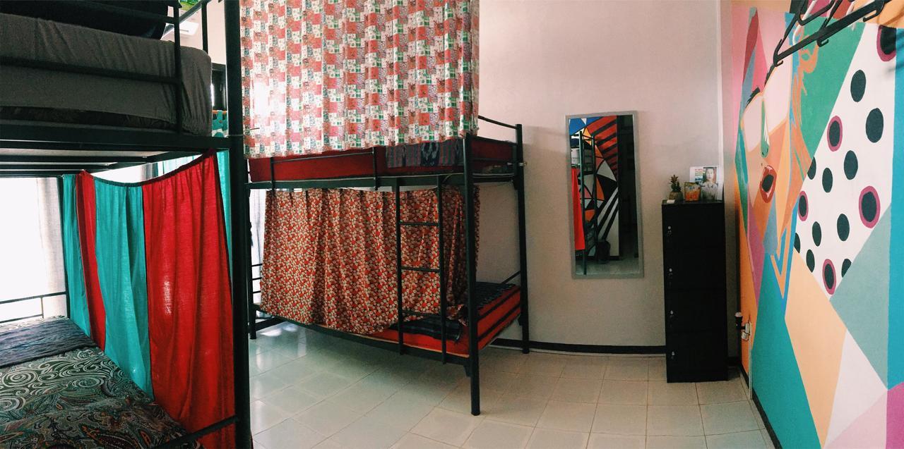 Hati Hati Hostel Джокякарта Екстериор снимка
